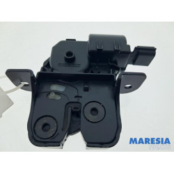 Renault - Captur - Tailgate lock mechanism