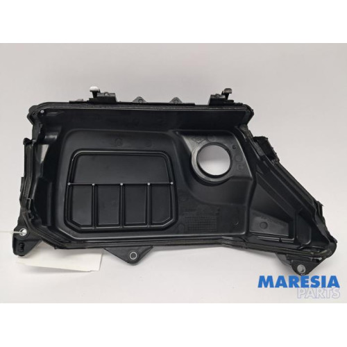 Renault - Trafic - Engine cover