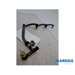 Renault - Trafic - Fuel return line