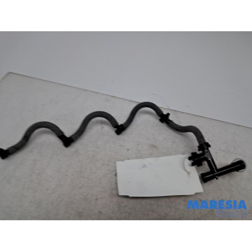 Renault - Trafic - Fuel return line