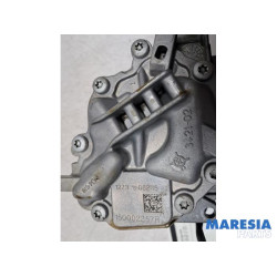 Renault - Captur - Oil pump