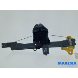 Renault - Captur - Rear door window mechanism 4-door, right