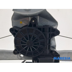 Renault - Captur - Rear door window mechanism 4-door, right