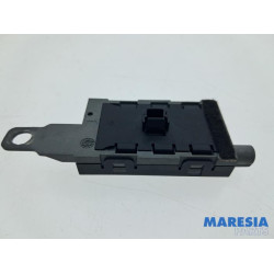 Peugeot - RCZ - Antenna Amplifier