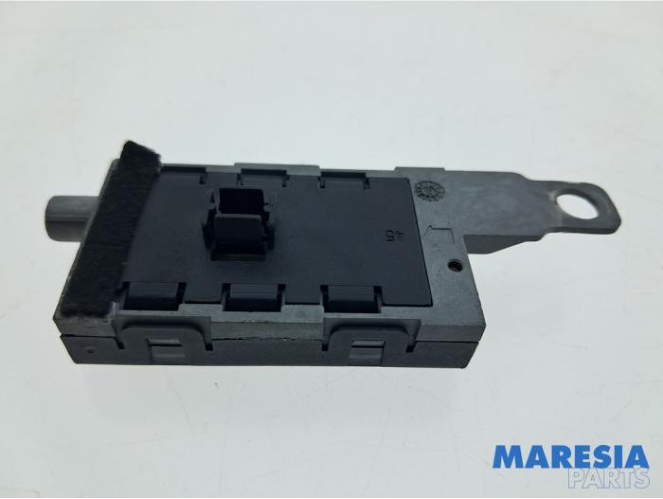 Peugeot - RCZ - Antenna Amplifier
