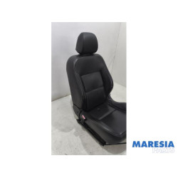 Peugeot - 207 - Sitz links