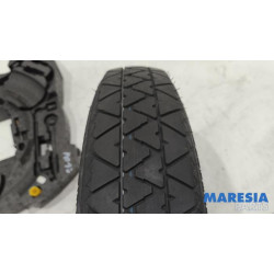 Peugeot - 207 - Krikset + reservewiel
