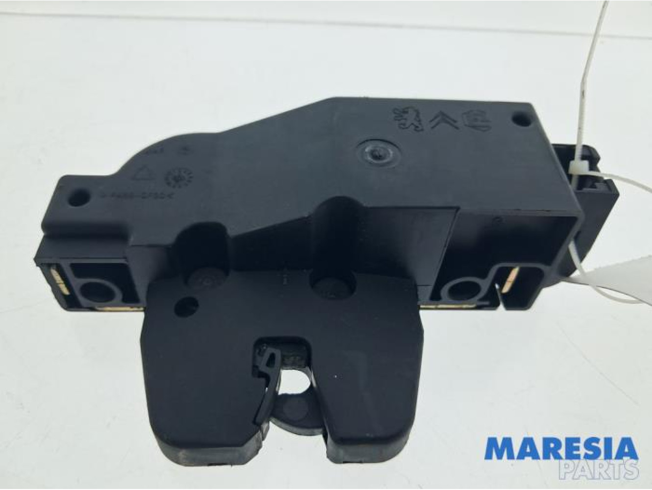 Peugeot - 307 - Tailgate lock mechanism