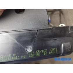 Peugeot - 307 - Tailgate lock mechanism