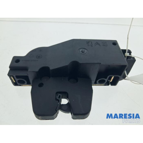 Peugeot - 307 - Tailgate lock mechanism