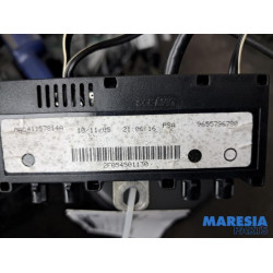 Peugeot - 307 - Antenne Versterker