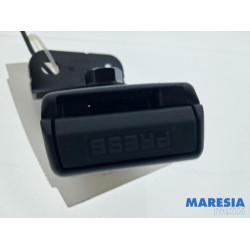 Peugeot - RCZ - Rear seatbelt buckle, centre