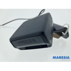 Peugeot - RCZ - Rear seatbelt buckle, centre