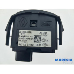 Renault - Clio - AIH headlight switch