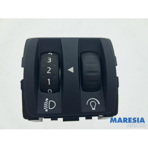 Renault - Clio - AIH headlight switch
