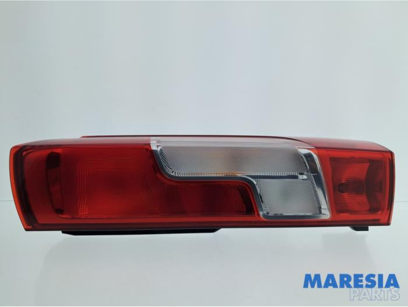 Opel - Movano - Taillight, right