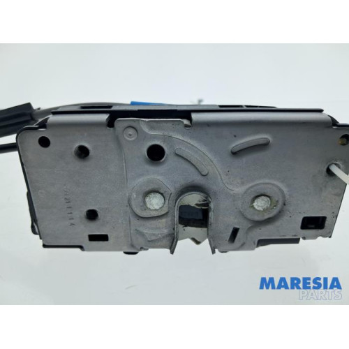 Opel - Movano - Tailgate lock mechanism