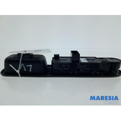 Peugeot - 207 - Multi-functional window switch