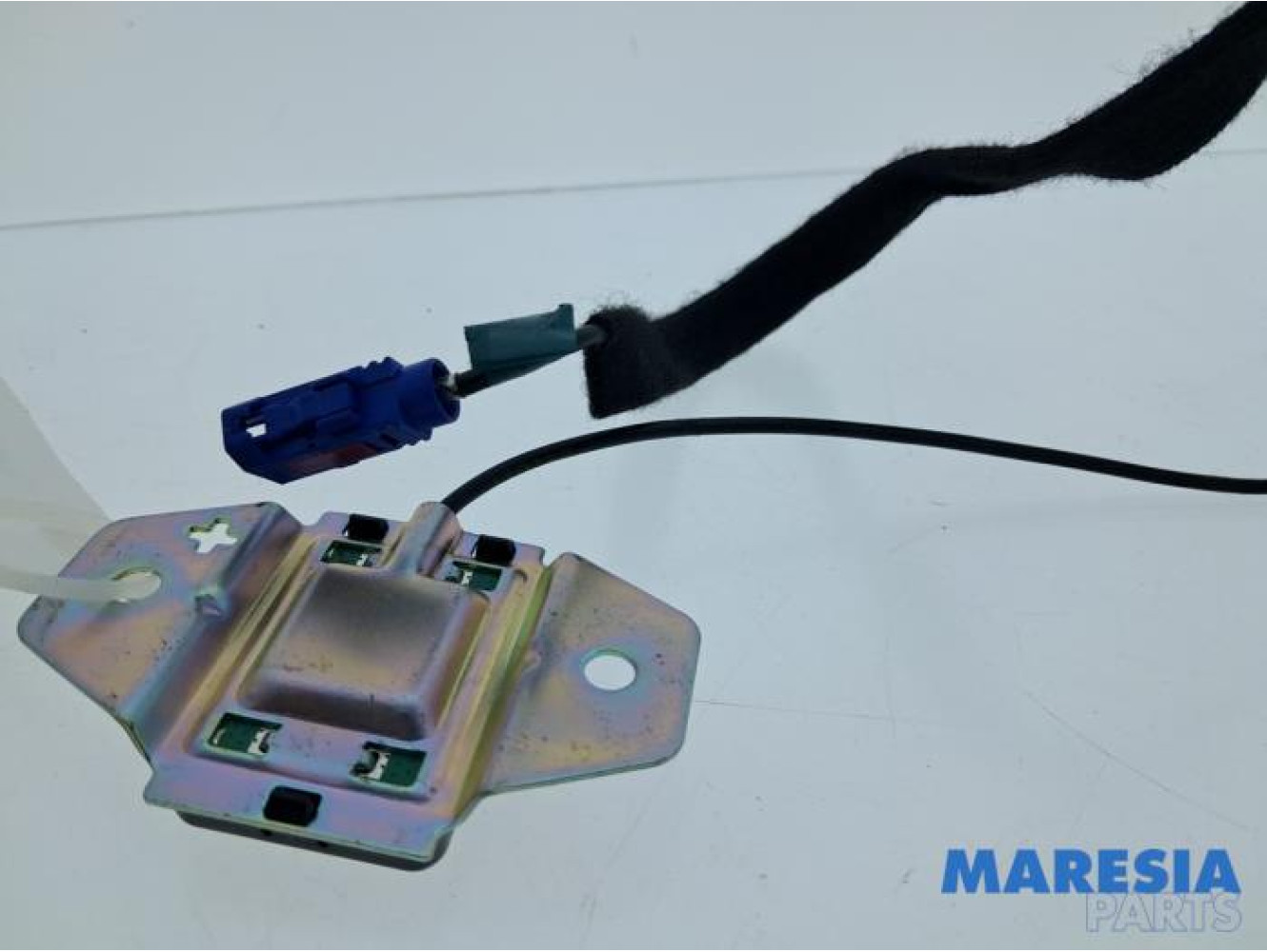 Opel - Movano - Antenna Amplifier