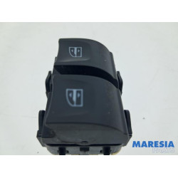 Renault - Clio - Multi-functional window switch