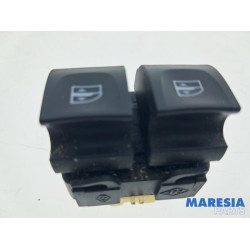 Renault - Clio - Multi-functional window switch