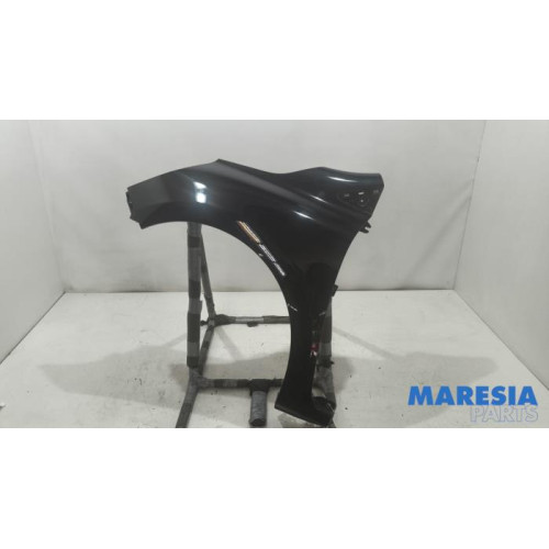 Renault - Clio - Front wing, left
