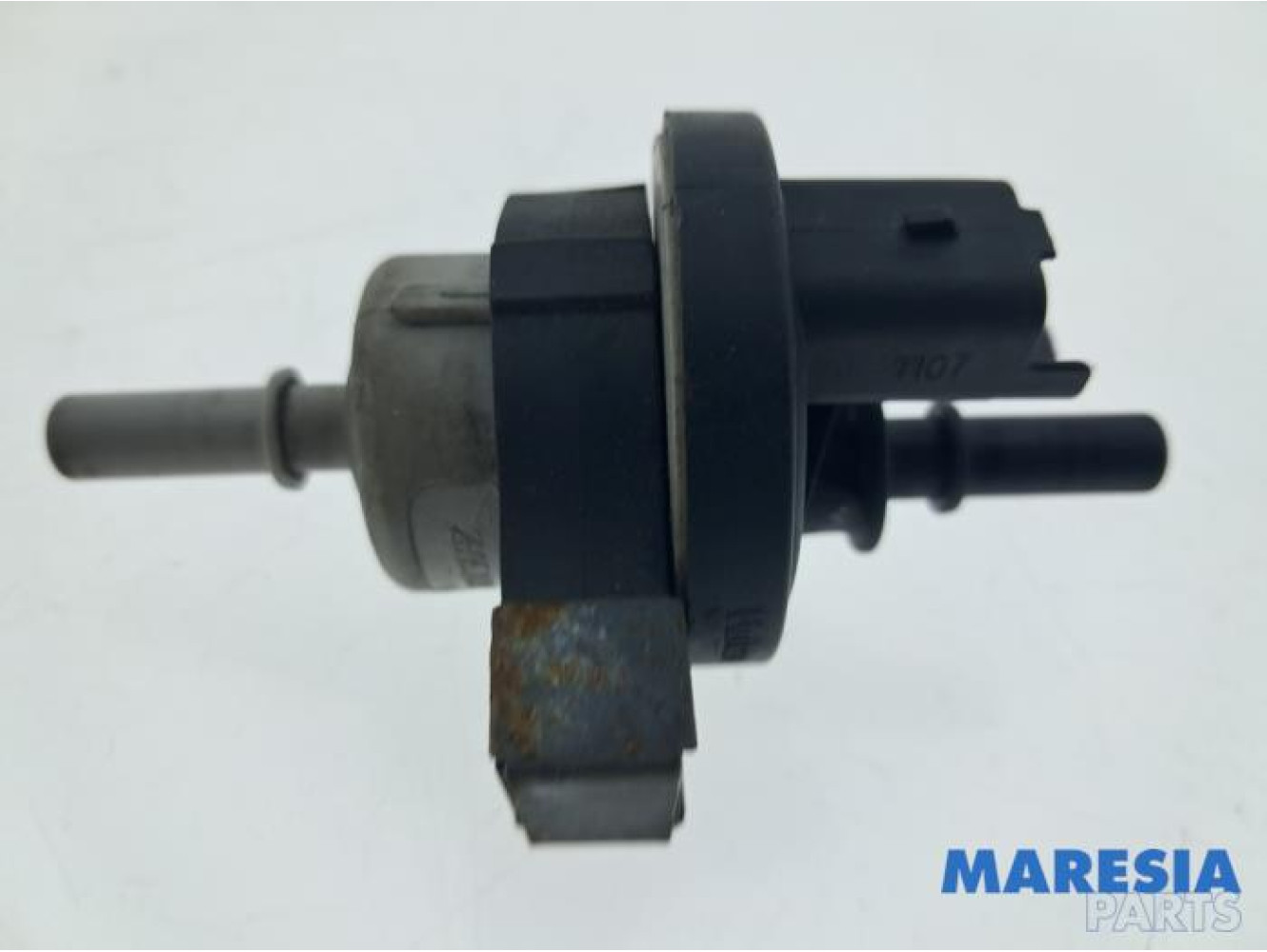 Renault - Clio - Vacuum valve