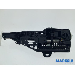 Renault - Clio - Front door handle 4-door, right