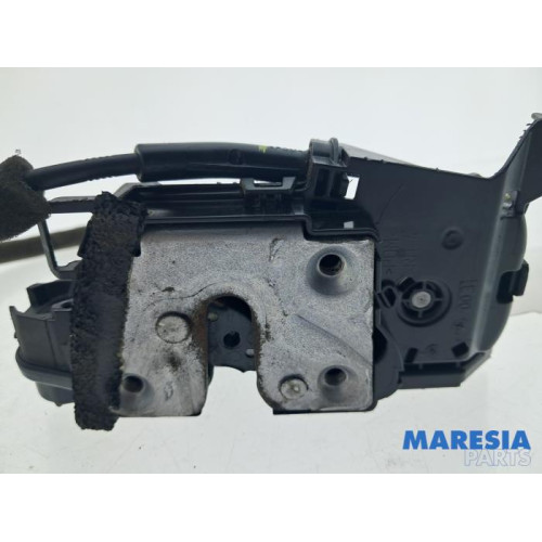 Renault - Clio - Front door lock mechanism 4-door, right