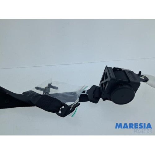 Renault - Clio - Rear seatbelt, right