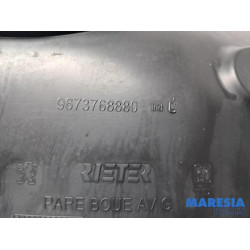 Peugeot - 208 - Passage de roue