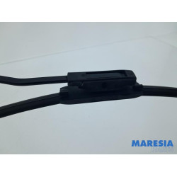 Renault - Kangoo - Front wiper arm