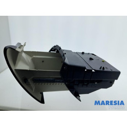 Renault - Captur - Glovebox