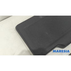 Opel - Vivaro - Tailgate trim
