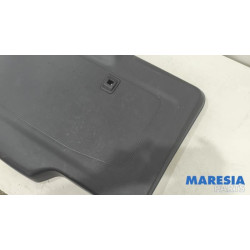 Opel - Vivaro - Tailgate trim