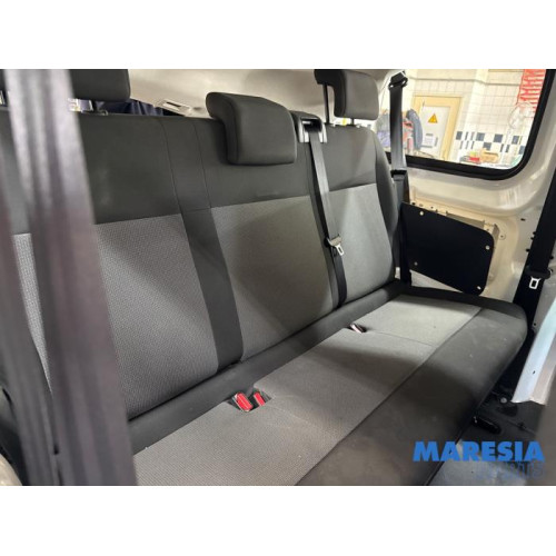 Opel - Vivaro - Rear bench seat