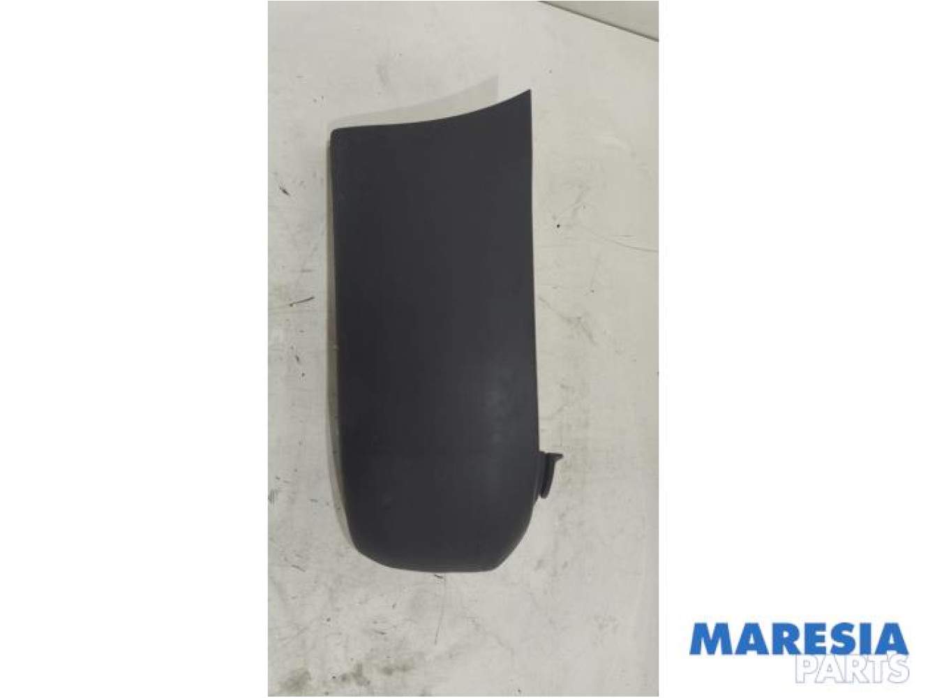 Opel - Vivaro - Rear bumper component, left