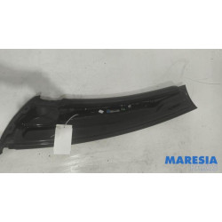 Renault - Megane - C-style sealing cover right