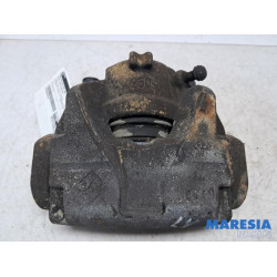 Renault - Captur - Front brake calliper, left