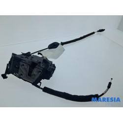 Renault - Captur - Front door lock mechanism 4-door, right