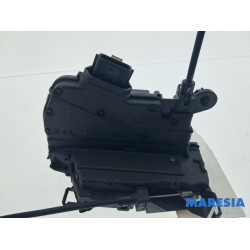 Renault - Captur - Rear door mechanism 4-door, right