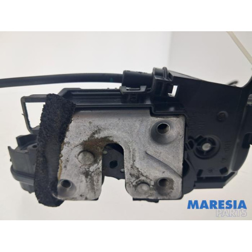 Renault - Captur - Rear door mechanism 4-door, right