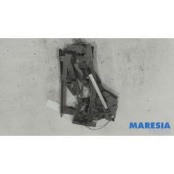 Renault - Megane - Convertible top hinge