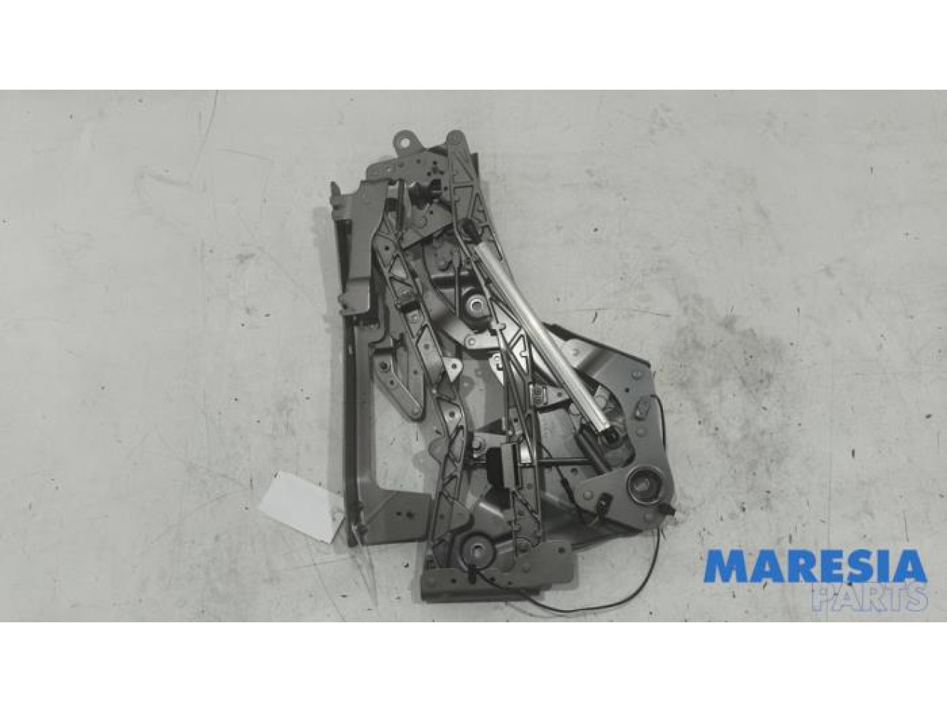 Renault - Megane - Convertible top hinge