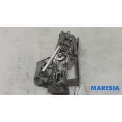 Renault - Megane - Convertible top hinge