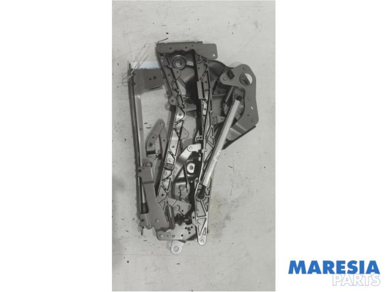 Renault - Megane - Convertible top hinge
