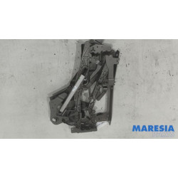 Renault - Megane - Convertible top hinge