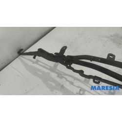 Renault - Megane - Convertible top hinge