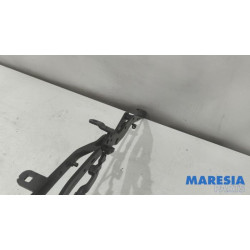 Renault - Megane - Convertible top hinge