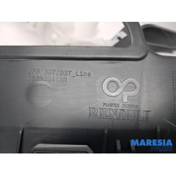 Renault - Megane - Rear bumper component, central